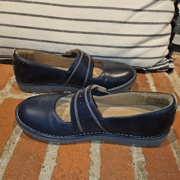 Clarks Unstructured Black Loafers with Velcro Closure Size 8 1/2 m - Picture 2 of 10